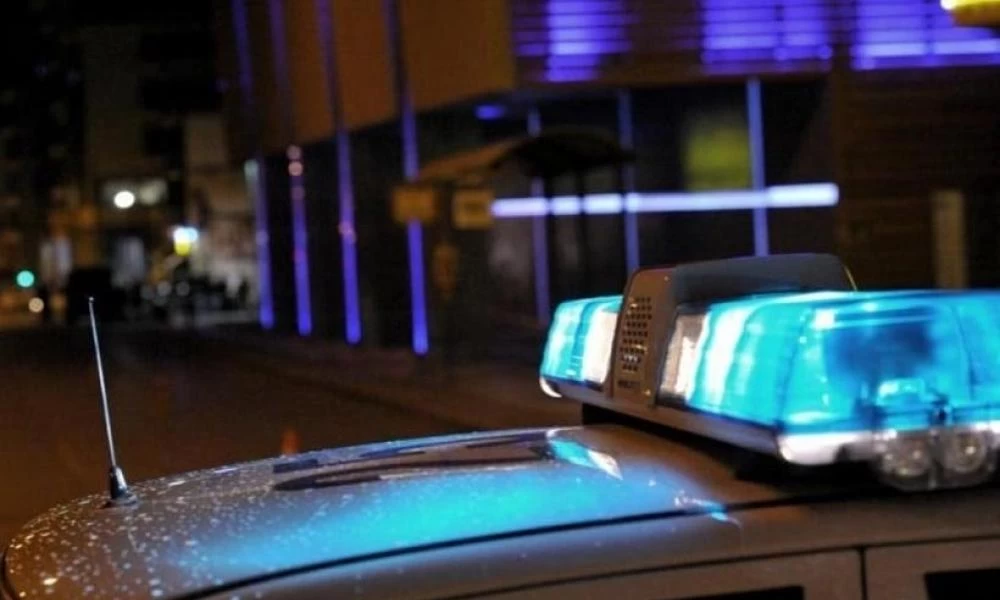 Πειραιάς: Άγνωστοι έκαναν καταδρομική επίθεση σε περιπολικό